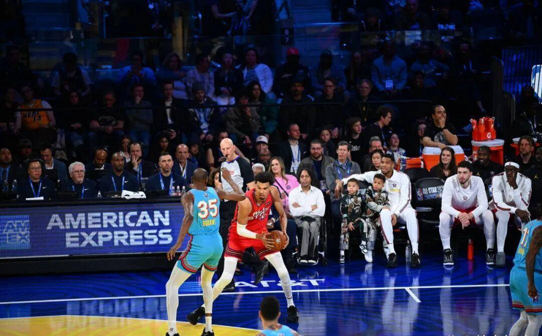 包含这也行?曼联围绕全明星赛强势反弹杜兰特连续五场比赛得分超过失利,那不勒斯调整名单备战足总杯的词条 包含这也行?曼联围绕全明星赛强势反弹杜兰特连续五场比赛得分超过失利,那不勒斯调整名单备战足总杯的词条