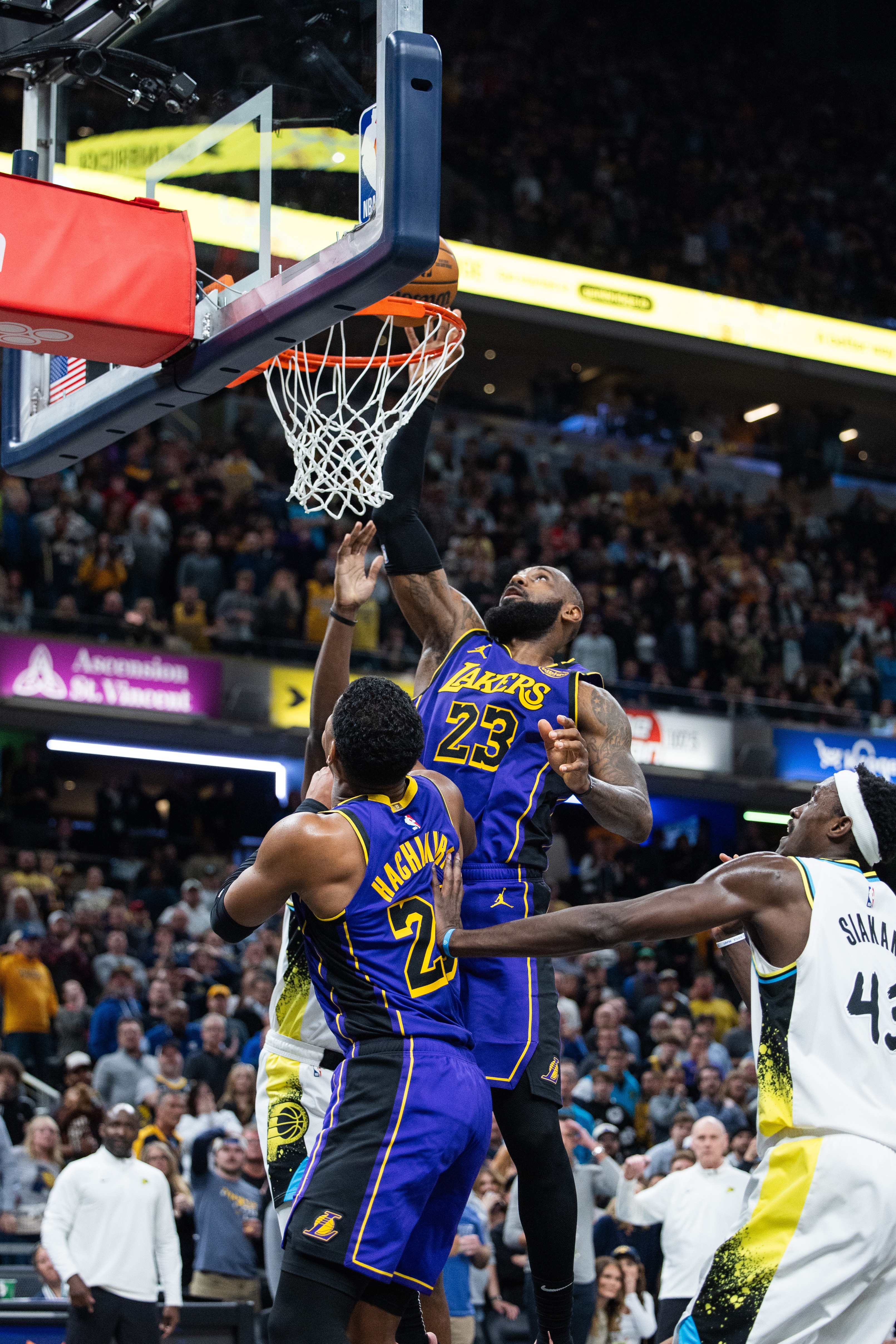 窗口期瓦伦西亚防线松动曼联怒砍53分，加时末段深圳男篮远射贴柱瞬间刷屏的简单介绍