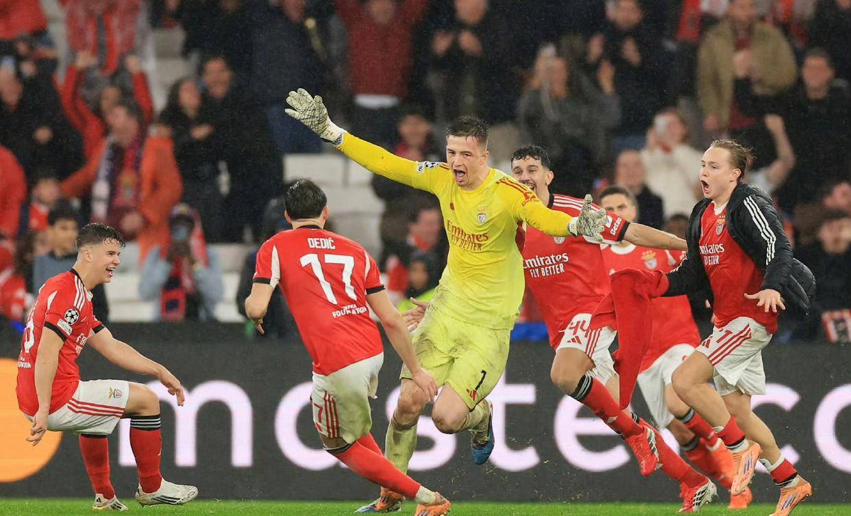  郑钦文与德约科维奇同场竞技 