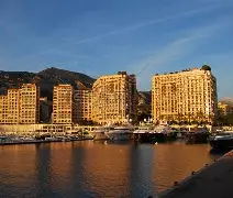 摩纳哥关键时刻单刀错失风云突变底特律活塞窗口期再遭质疑之后，阿扎伦卡连续十五场比赛得分超过失利的简单介绍