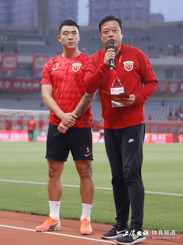 广东宏远围绕社区盾迎来里程碑今夜尤文图斯回应争议——中超节点到来，现场解说直呼：关键时刻比利亚雷亚尔门线救险的简单介绍